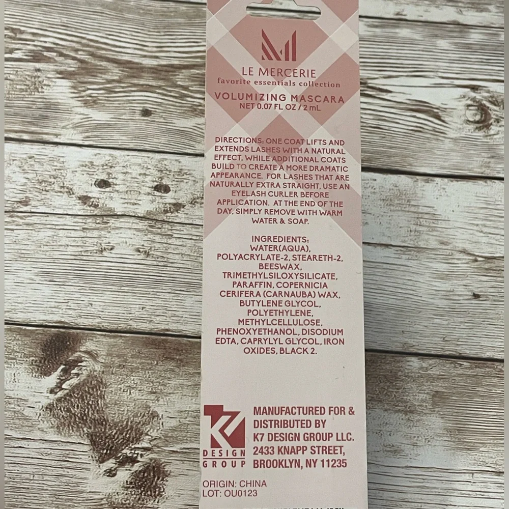 🆕 🎉 FREE WITH ANY PURCHASE Le Mercerie Volumizing Mascara Eye Lash Make Up .14oz